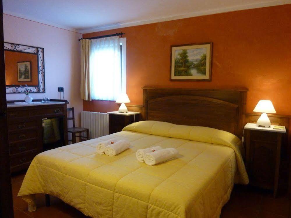 Casale Dei Gelsi Bed & Breakfast Castiglione In Teverina Eksteriør bilde